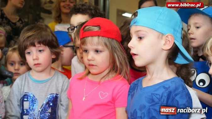 Zdjęcie w galerii na portalu naszraciborz.pl: Przedszkolaki zobaczyły bibliotekę od kuchni  wiadomości z regionu