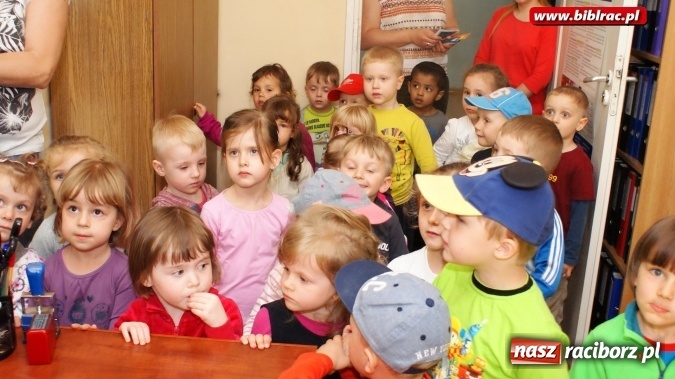 Zdjęcie w galerii na portalu naszraciborz.pl: Przedszkolaki zobaczyły bibliotekę od kuchni  wiadomości z regionu