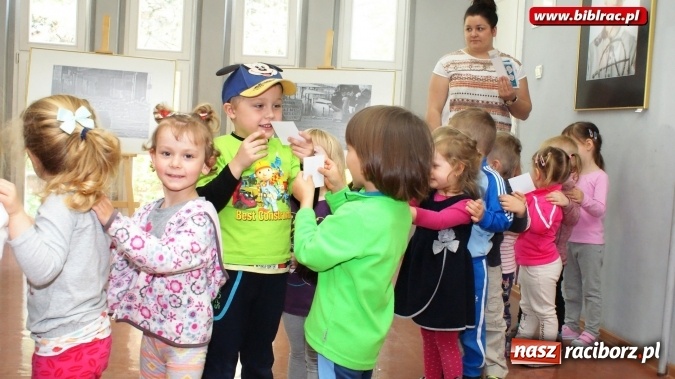 Zdjęcie w galerii na portalu naszraciborz.pl: Przedszkolaki zobaczyły bibliotekę od kuchni  wiadomości z regionu
