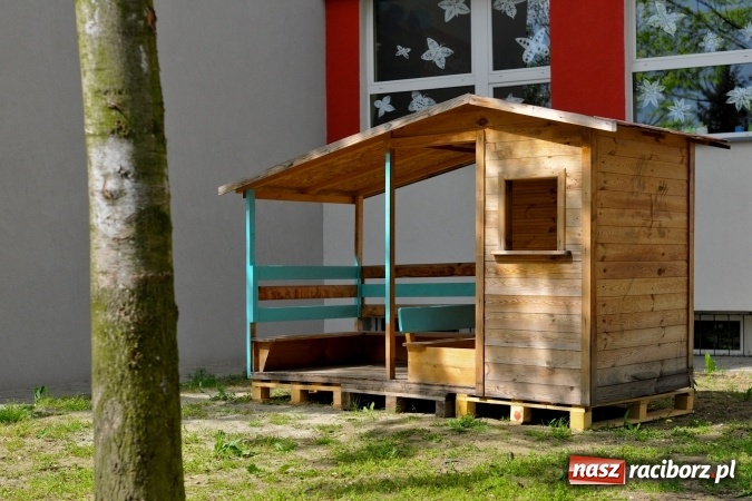 Zdjęcie w galerii na portalu naszraciborz.pl: Rodzicielska ekoakcja dla szkoły na Ostrogu wiadomości z regionu