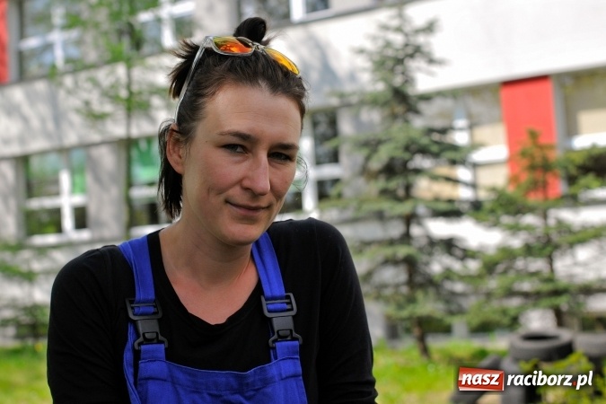 Zdjęcie w galerii na portalu naszraciborz.pl: Rodzicielska ekoakcja dla szkoły na Ostrogu wiadomości z regionu