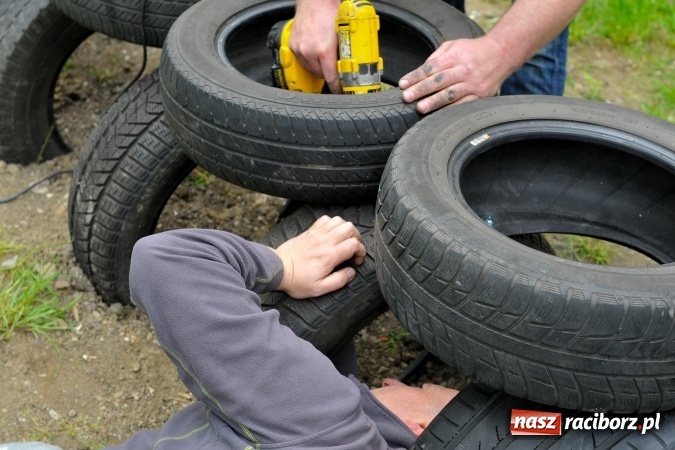 Zdjęcie w galerii na portalu naszraciborz.pl: Rodzicielska ekoakcja dla szkoły na Ostrogu wiadomości z regionu