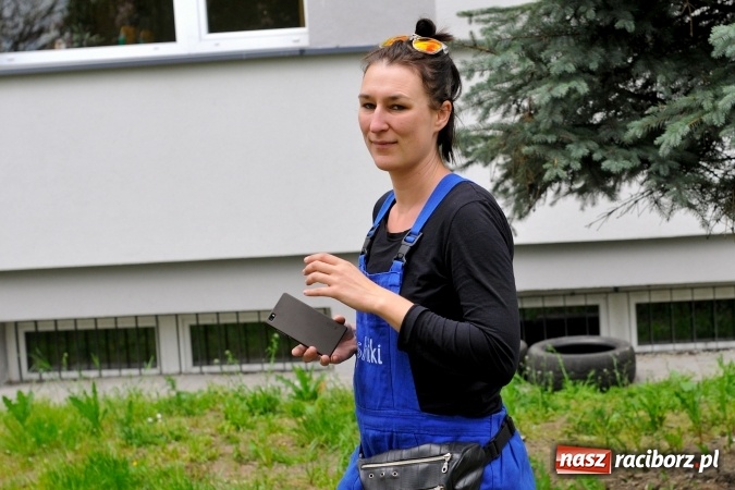 Zdjęcie w galerii na portalu naszraciborz.pl: Rodzicielska ekoakcja dla szkoły na Ostrogu wiadomości z regionu