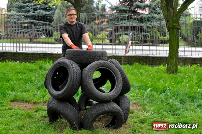 Zdjęcie w galerii na portalu naszraciborz.pl: Rodzicielska ekoakcja dla szkoły na Ostrogu wiadomości z regionu