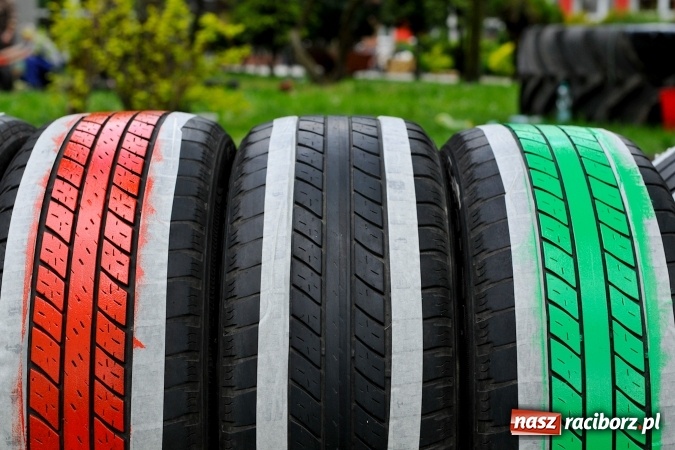 Zdjęcie w galerii na portalu naszraciborz.pl: Rodzicielska ekoakcja dla szkoły na Ostrogu wiadomości z regionu