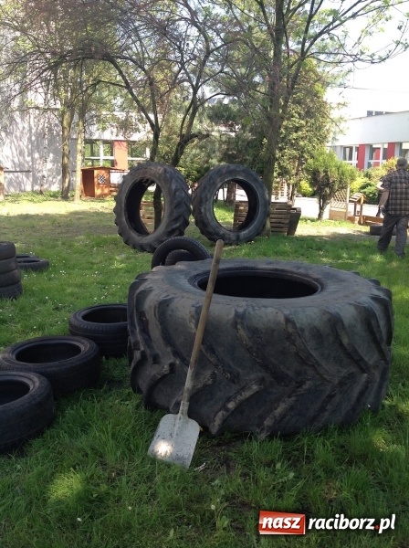 Zdjęcie w galerii na portalu naszraciborz.pl: Rodzicielska ekoakcja dla szkoły na Ostrogu wiadomości z regionu