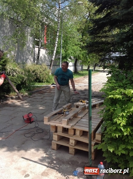 Zdjęcie w galerii na portalu naszraciborz.pl: Rodzicielska ekoakcja dla szkoły na Ostrogu wiadomości z regionu