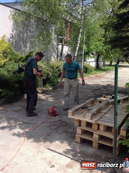 Zdjęcie w galerii na portalu naszraciborz.pl: Rodzicielska ekoakcja dla szkoły na Ostrogu wiadomości z regionu