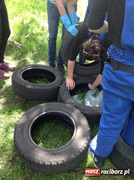 Zdjęcie w galerii na portalu naszraciborz.pl: Rodzicielska ekoakcja dla szkoły na Ostrogu wiadomości z regionu