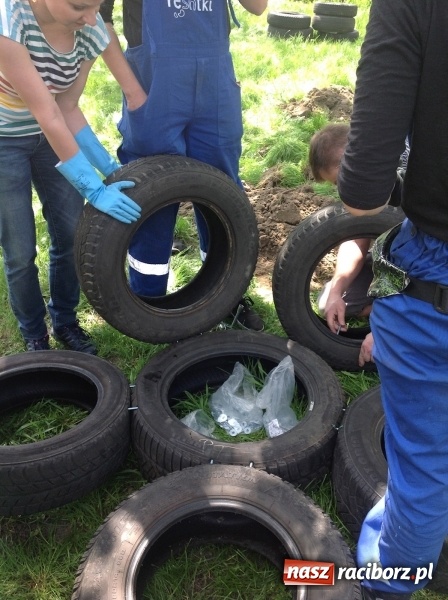 Zdjęcie w galerii na portalu naszraciborz.pl: Rodzicielska ekoakcja dla szkoły na Ostrogu wiadomości z regionu