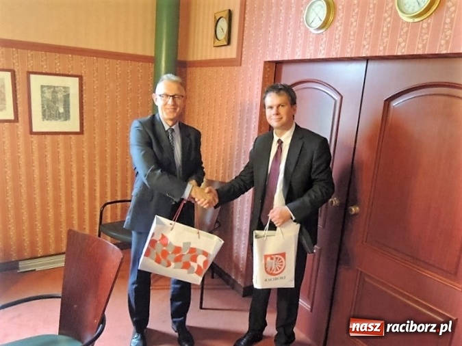 Zdjęcie w galerii na portalu naszraciborz.pl: Primator Opawy z wizytą w Raciborzu  wiadomości z regionu