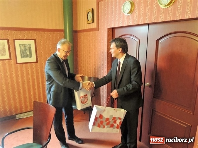 Zdjęcie w galerii na portalu naszraciborz.pl: Primator Opawy z wizytą w Raciborzu  wiadomości z regionu