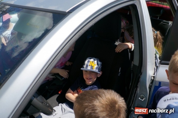 Zdjęcie w galerii na portalu naszraciborz.pl: Spotkania policjantów z przedszkolakami  wiadomości z regionu