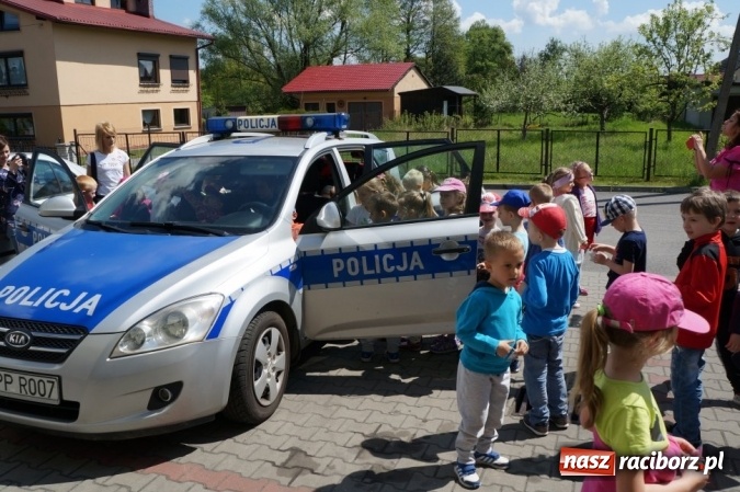 Zdjęcie w galerii na portalu naszraciborz.pl: Spotkania policjantów z przedszkolakami  wiadomości z regionu