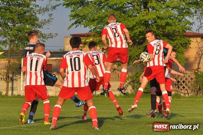 Zdjęcie w galerii na portalu naszraciborz.pl: Szczęśliwy remis Naprzodu Borucin wiadomości z regionu