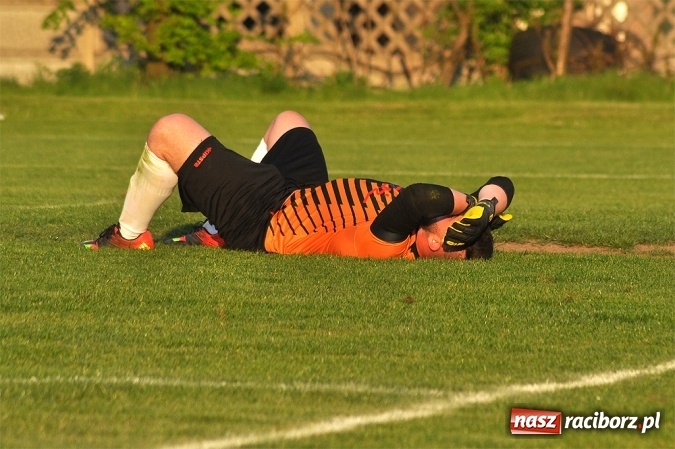 Zdjęcie w galerii na portalu naszraciborz.pl: Szczęśliwy remis Naprzodu Borucin wiadomości z regionu