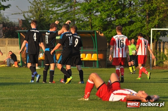 Zdjęcie w galerii na portalu naszraciborz.pl: Szczęśliwy remis Naprzodu Borucin wiadomości z regionu