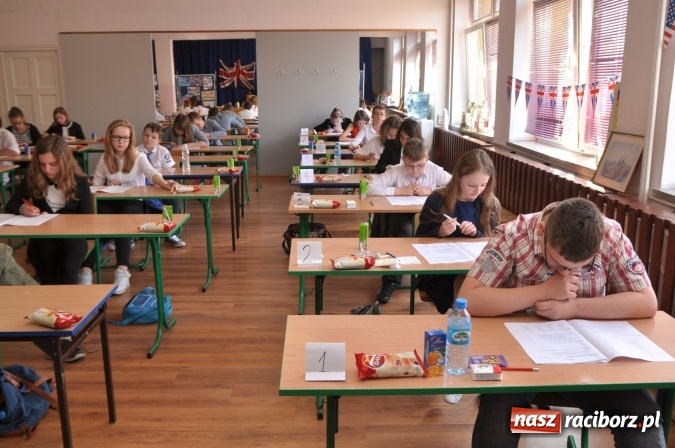 Zdjęcie w galerii na portalu naszraciborz.pl: Wojewódzkie konkursy językowe Der Globus i The Globe w Szkole Podstawowej nr 18 wiadomości z regionu