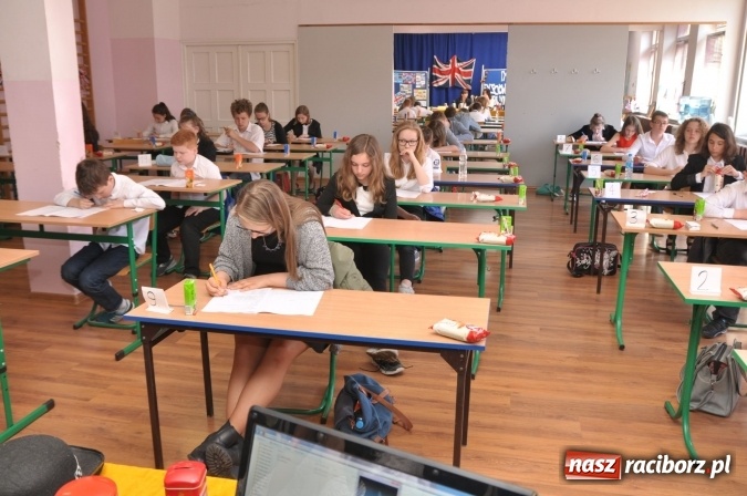 Zdjęcie w galerii na portalu naszraciborz.pl: Wojewódzkie konkursy językowe Der Globus i The Globe w Szkole Podstawowej nr 18 wiadomości z regionu