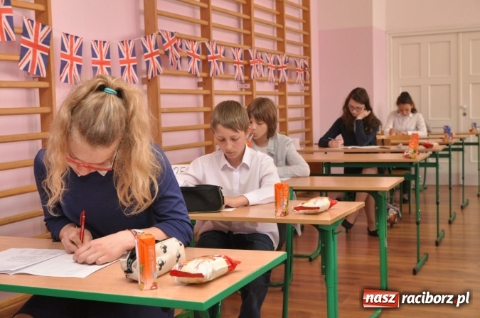 Zdjęcie w galerii na portalu naszraciborz.pl: Wojewódzkie konkursy językowe Der Globus i The Globe w Szkole Podstawowej nr 18 wiadomości z regionu