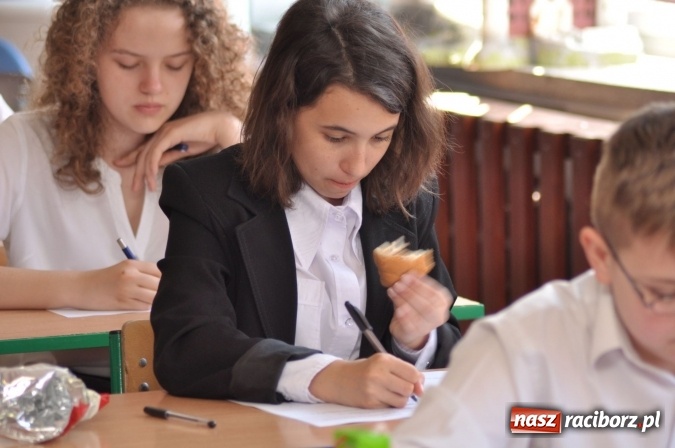 Zdjęcie w galerii na portalu naszraciborz.pl: Wojewódzkie konkursy językowe Der Globus i The Globe w Szkole Podstawowej nr 18 wiadomości z regionu