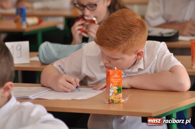 Zdjęcie w galerii na portalu naszraciborz.pl: Wojewódzkie konkursy językowe Der Globus i The Globe w Szkole Podstawowej nr 18 wiadomości z regionu