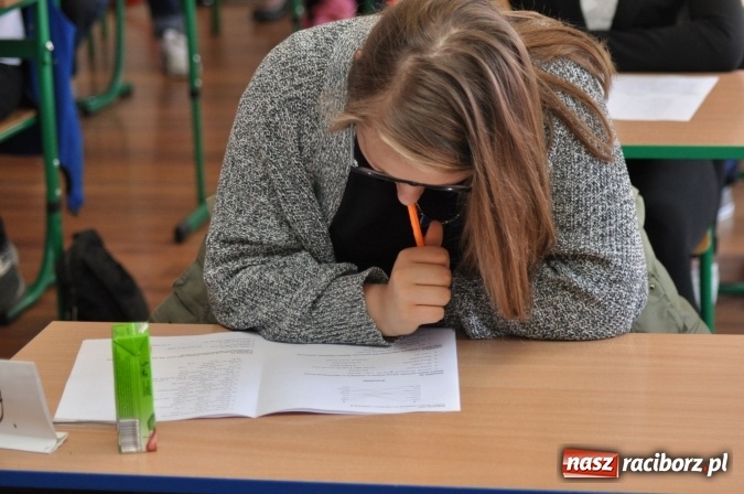 Zdjęcie w galerii na portalu naszraciborz.pl: Wojewódzkie konkursy językowe Der Globus i The Globe w Szkole Podstawowej nr 18 wiadomości z regionu