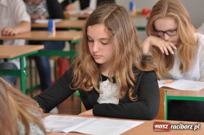 Zdjęcie w galerii na portalu naszraciborz.pl: Wojewódzkie konkursy językowe Der Globus i The Globe w Szkole Podstawowej nr 18 wiadomości z regionu