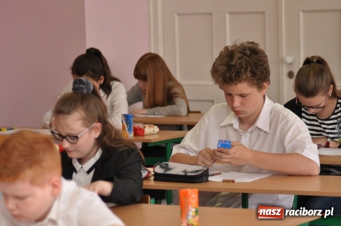 Zdjęcie w galerii na portalu naszraciborz.pl: Wojewódzkie konkursy językowe Der Globus i The Globe w Szkole Podstawowej nr 18 wiadomości z regionu