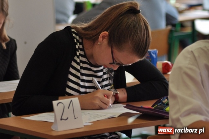 Zdjęcie w galerii na portalu naszraciborz.pl: Wojewódzkie konkursy językowe Der Globus i The Globe w Szkole Podstawowej nr 18 wiadomości z regionu