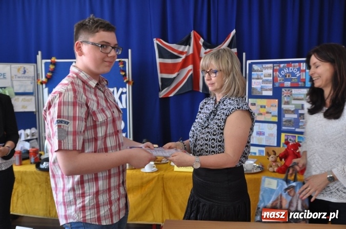 Zdjęcie w galerii na portalu naszraciborz.pl: Wojewódzkie konkursy językowe Der Globus i The Globe w Szkole Podstawowej nr 18 wiadomości z regionu