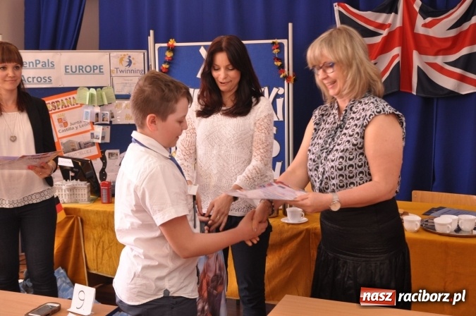 Zdjęcie w galerii na portalu naszraciborz.pl: Wojewódzkie konkursy językowe Der Globus i The Globe w Szkole Podstawowej nr 18 wiadomości z regionu