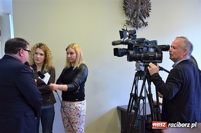 Zdjęcie w galerii na portalu naszraciborz.pl: Podpisano umowę o współpracy Funduszu z GIG  wiadomości z regionu