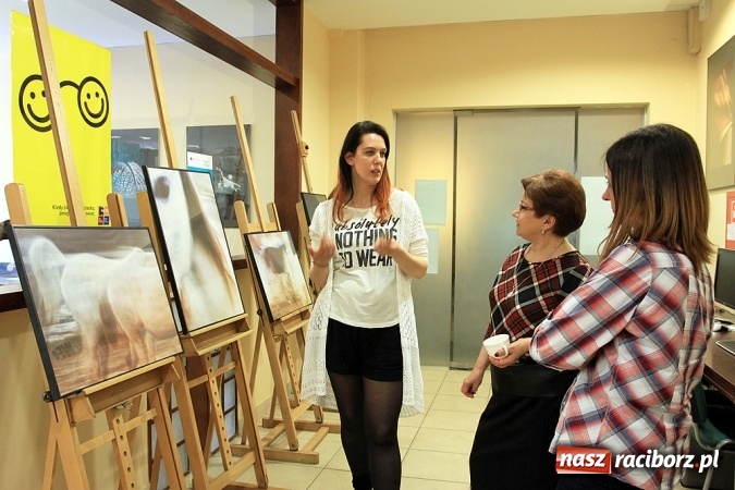 Zdjęcie w galerii na portalu naszraciborz.pl: Biblioteka raciborskiej uczelni inspiruje - spotkanie z absolwentką Agnieszką Gogolewską wiadomości z regionu