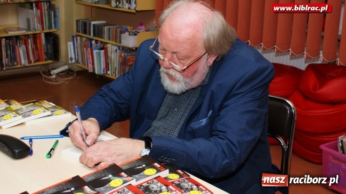 Zdjęcie w galerii na portalu naszraciborz.pl: Detektyw w krainie cudów – spotkanie z prof. Tadeuszem Cegielskim w bibliotece  wiadomości z regionu