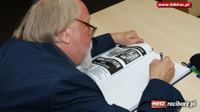 Zdjęcie w galerii na portalu naszraciborz.pl: Detektyw w krainie cudów – spotkanie z prof. Tadeuszem Cegielskim w bibliotece  wiadomości z regionu