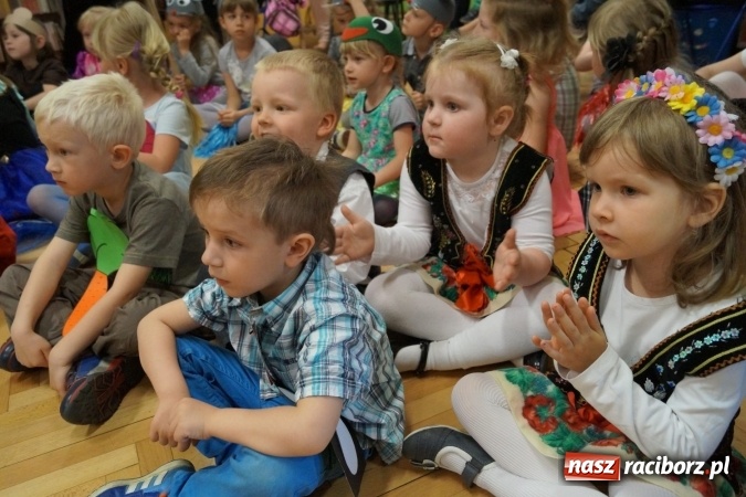 Zdjęcie w galerii na portalu naszraciborz.pl: Jury miało problem! W bibliotece w Nędzy zabłysnęły talenty   wiadomości z regionu