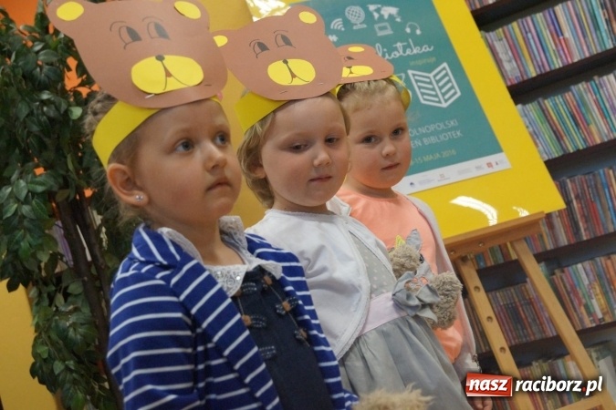 Zdjęcie w galerii na portalu naszraciborz.pl: Jury miało problem! W bibliotece w Nędzy zabłysnęły talenty   wiadomości z regionu