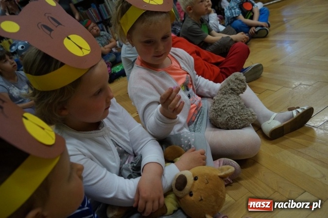 Zdjęcie w galerii na portalu naszraciborz.pl: Jury miało problem! W bibliotece w Nędzy zabłysnęły talenty   wiadomości z regionu