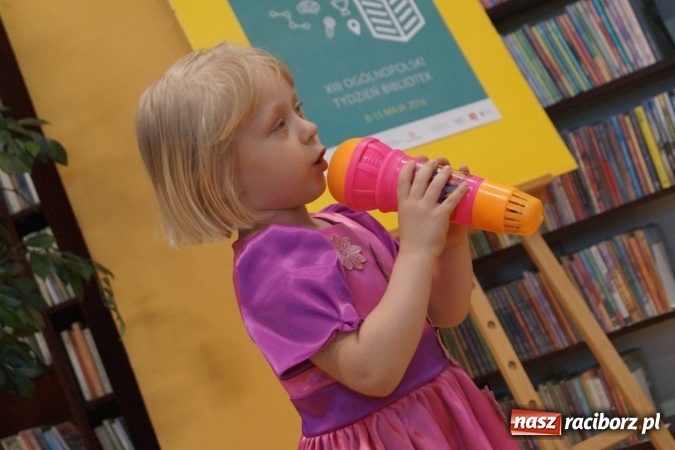 Zdjęcie w galerii na portalu naszraciborz.pl: Jury miało problem! W bibliotece w Nędzy zabłysnęły talenty   wiadomości z regionu