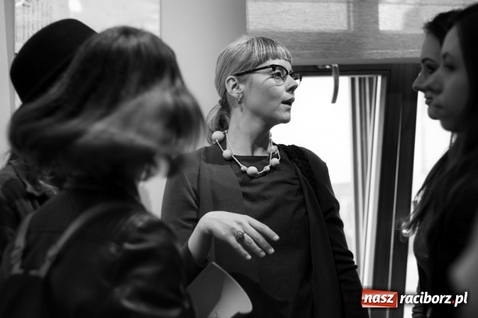 Zdjęcie w galerii na portalu naszraciborz.pl: Pociągi pod specjalnym nadzorem - grafiki dr Karoliny Stanieczek w Galerii OBOK  wiadomości z regionu