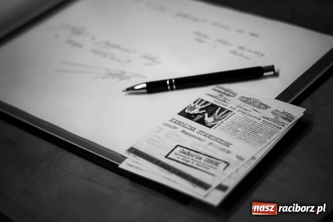 Zdjęcie w galerii na portalu naszraciborz.pl: Pociągi pod specjalnym nadzorem - grafiki dr Karoliny Stanieczek w Galerii OBOK  wiadomości z regionu