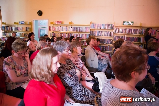 Zdjęcie w galerii na portalu naszraciborz.pl: Bibliotekarze z powiatu świętowali dziś przy Kasprowicza wiadomości z regionu