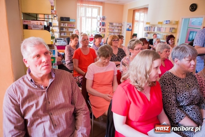 Zdjęcie w galerii na portalu naszraciborz.pl: Bibliotekarze z powiatu świętowali dziś przy Kasprowicza wiadomości z regionu