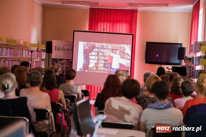 Zdjęcie w galerii na portalu naszraciborz.pl: Bibliotekarze z powiatu świętowali dziś przy Kasprowicza wiadomości z regionu