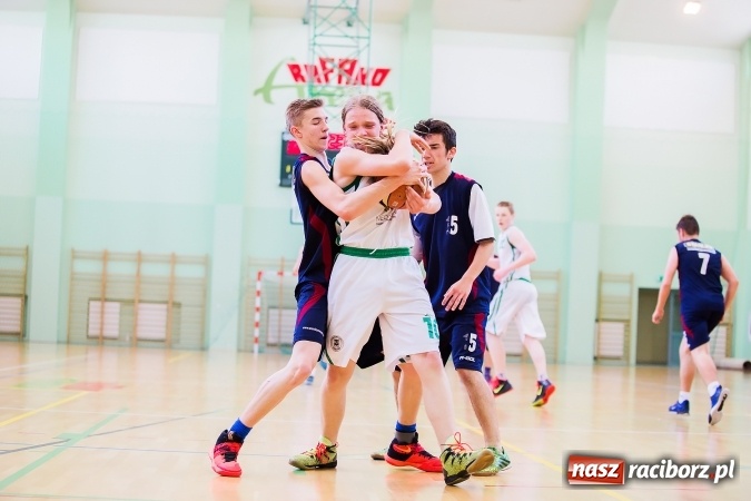 Zdjęcie w galerii na portalu naszraciborz.pl: Gimnazjum nr 1 drugie w półfinale wojewódzkim wiadomości z regionu