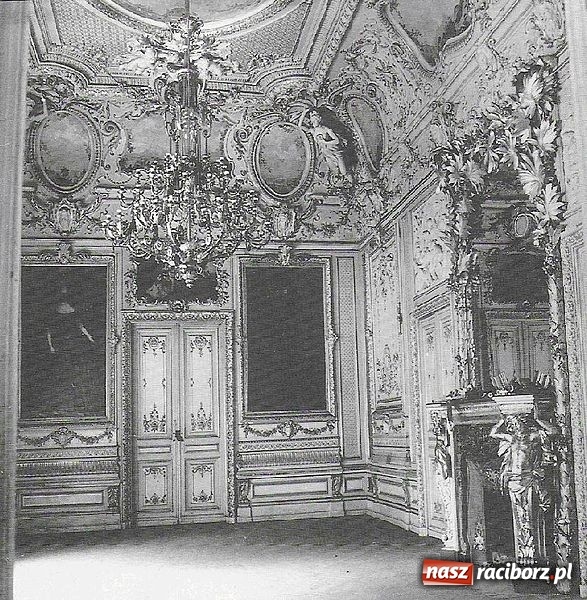 Zdjęcie w galerii na portalu naszraciborz.pl: Lekcja o pałacach Górnego Śląska dla uczniów Liceum Plastycznego wiadomości z regionu