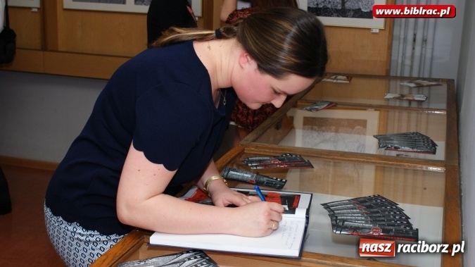 Zdjęcie w galerii na portalu naszraciborz.pl: Kryminalny obraz Miasta - wernisaż wystawy w Galerii GAWRA  wiadomości z regionu