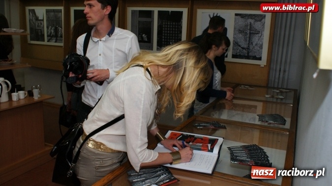 Zdjęcie w galerii na portalu naszraciborz.pl: Kryminalny obraz Miasta - wernisaż wystawy w Galerii GAWRA  wiadomości z regionu