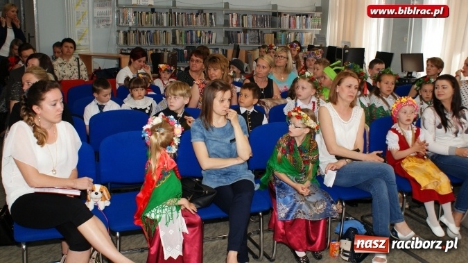 Zdjęcie w galerii na portalu naszraciborz.pl: Piyknie godali w bibliotece  wiadomości z regionu